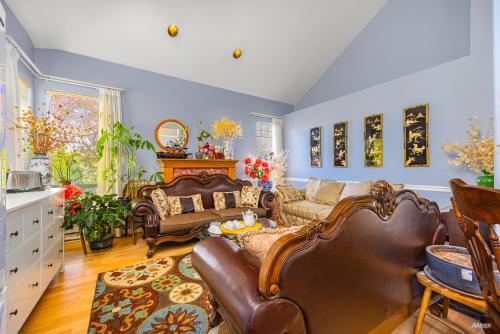 Charming Family Hotel in Richmond, Canada