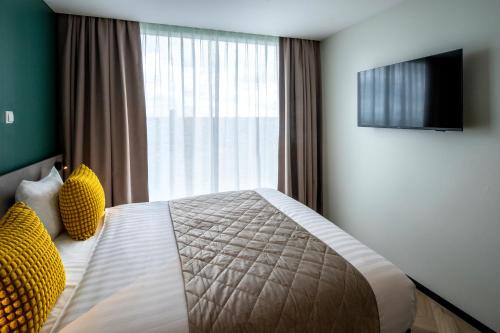 room detail thumbnail 1