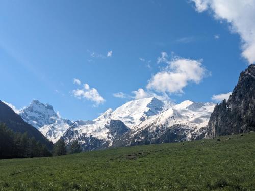 Les Arolles - Gîte d'étape et de séjour (Les Arolles - Gite d'etape et de sejour) in Molines En Queyras