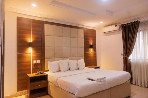 Devine Villa Apartments