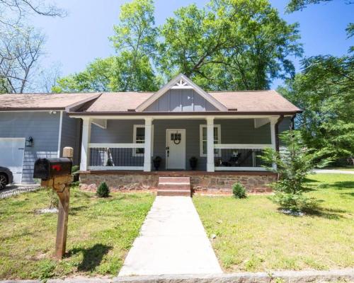 Majestic House 3BR 8PX Parking BBQ at Stonecrest in Lithonia, USA