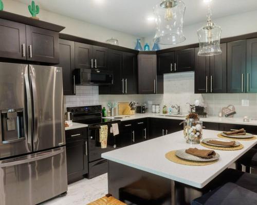 Majestic House 3BR 8PX Parking BBQ at Stonecrest in Lithonia, USA