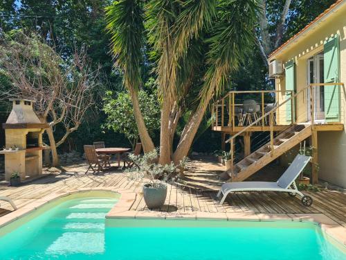 Maison calme arborée piscine 10mn plage en voiture gîte à louer Château Roussillon