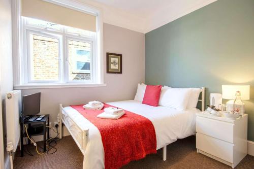 The Green W7 – London