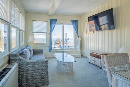 Yankee Clipper Inn - image 6