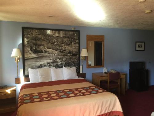 Super 8 by Wyndham Cedar City image 27