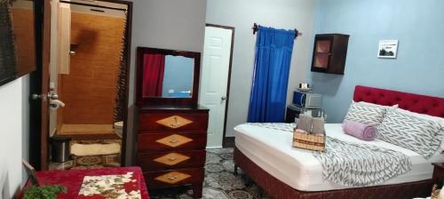 2 queen beds