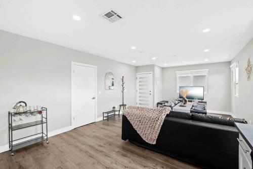 Premium 3BR, 2BA Luxury Stay with Modern Amenities in Los Angeles, USA
