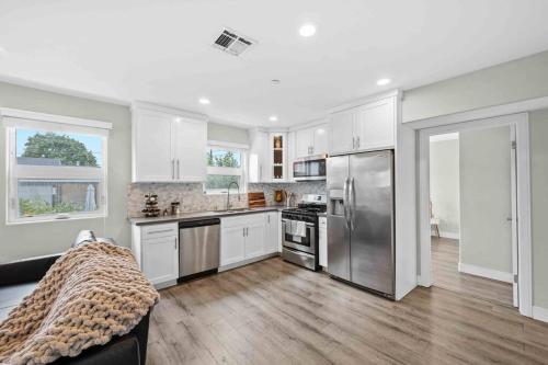 Premium 3BR, 2BA Luxury Stay with Modern Amenities in Los Angeles, USA