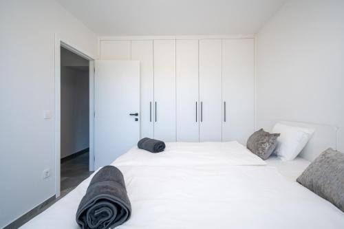 One-Bedroom Apartment with Balcony image 10