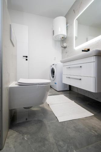 One-Bedroom Apartment with Balcony image 7