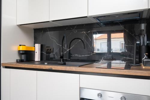 One-Bedroom Apartment with Balcony image 5
