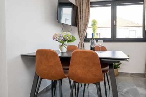 One-Bedroom Apartment with Balcony image 3