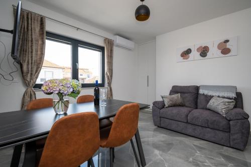One-Bedroom Apartment with Balcony image 2
