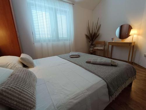 Two-Bedroom Apartment with Terrace and Sea View image 9