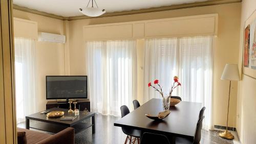 Elegant apartment in Acropolis with roof garden, Atény (fotografie 7)