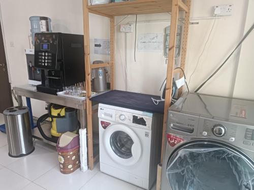 Hamid hustle - image 7