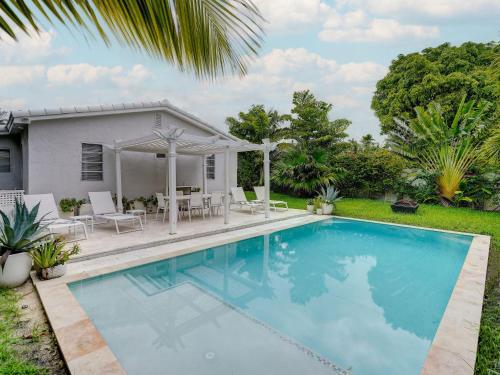 Luxury Miami Casa Bonita with Tropical Pool Oasis in Miami, USA