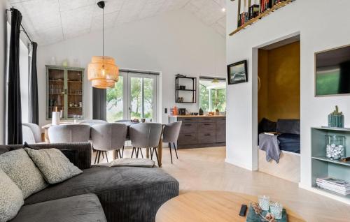 3 Bedroom Pet Friendly Home In Ørsted in Udbyhoj