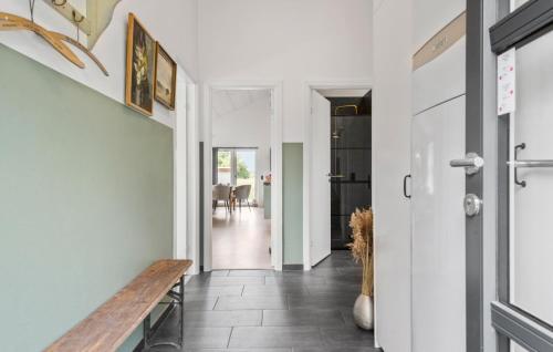 Viesnīcas āriene, 3 Bedroom Pet Friendly Home In Ørsted in Udbyhoj
