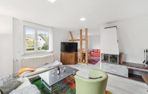 Stunning Apartment In Schleusingen in Nahetal-Waldau