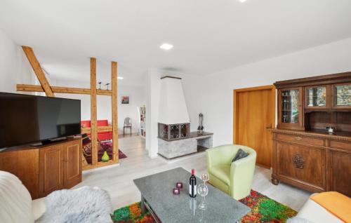 Stunning Apartment In Schleusingen in Nahetal-Waldau