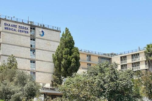 Gabriel Apartments - Brand Designed Apt in Bayit Vegan 5min to SHAAREI ZEDEK HOSPITAL in West Mountainside