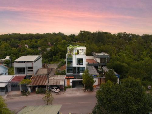 Win Hotel near Imperial Tomb of Dong Khanh