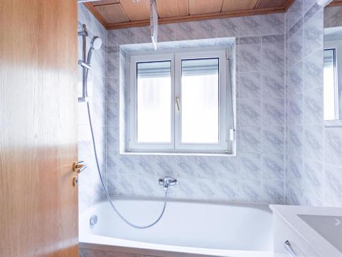 ALFA Stuttgart 3 Zimmer 6 Betten Apartment Zuffenhausen Porsche Bosch BZ WLAN EBK WM, Štutgart (fotografie 6)