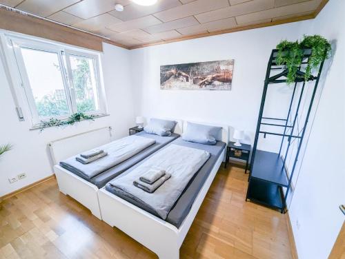 ALFA Stuttgart 3 Zimmer 6 Betten Apartment Zuffenhausen Porsche Bosch BZ WLAN EBK WM, Štutgart (fotografie 9)