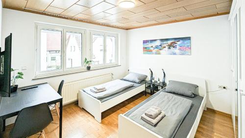 ALFA Stuttgart 3 Zimmer 6 Betten Apartment Zuffenhausen Porsche Bosch BZ WLAN EBK WM, Štutgart (fotografie 3)