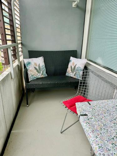 발코니/테라스, Hot spot of Vaasa, large balcony, City Hall views in 바사 시티 센터
