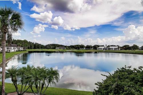 Fox Hunt I - Golf Course Views in Wesley Chapel, USA