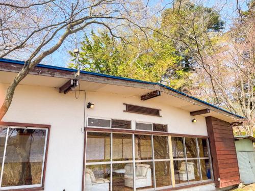 湖畔に佇む河口湖を一望できる絶景の宿 湖畔コテージ smile