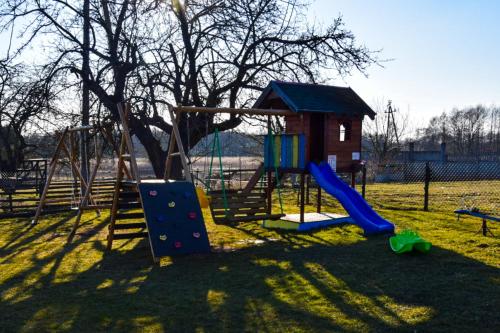 Hage, Gospodarstwo agroturystyczne Daleko od szosy - pokoje i domek in Borków