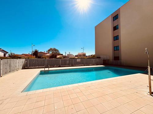 bazen, Studio moderne avec parking et piscine- 313 in Les Arenes
