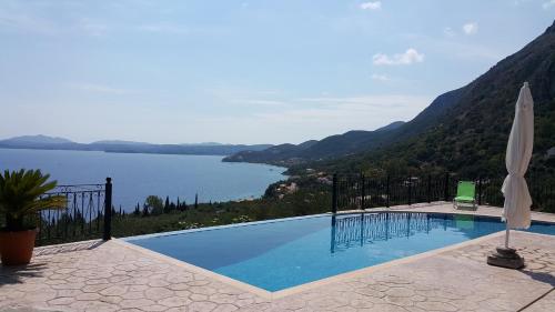 Villa Daniella studio with private pool - Pension de famille - Nisakion