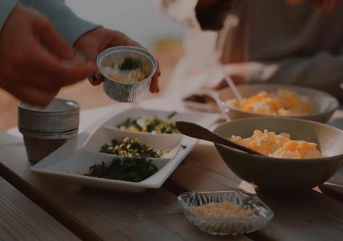 Alimentos e Bebidas, Glempings Dīķīši (Glempings Dikisi) in Melturi
