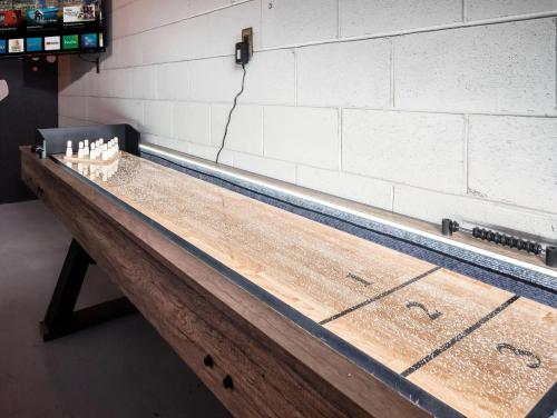 Fun upscale oasis w hot tub near OSU & Short North