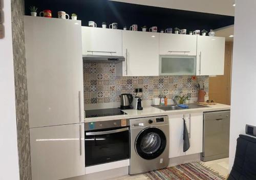 Kitchen, Bel Appartement Cosy dans le centre de Casablanca in Sour Jdid