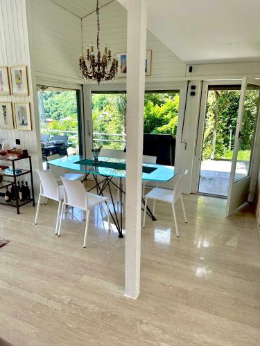 Villa Martino pool and lake view in Carona