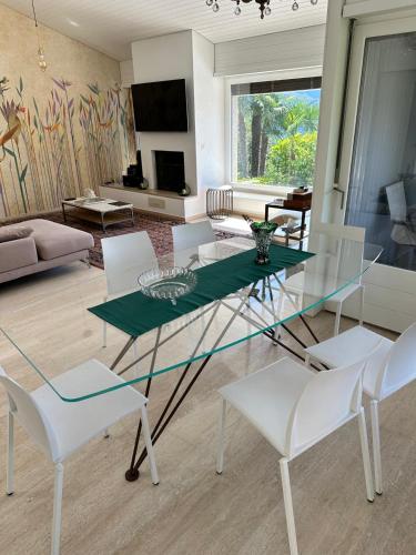 Villa Martino pool and lake view in Carona