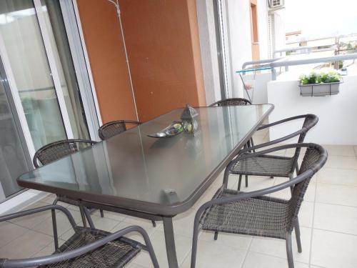 Altan/terrasse, A&J Apartments or Rooms athens airport in Markópoulo