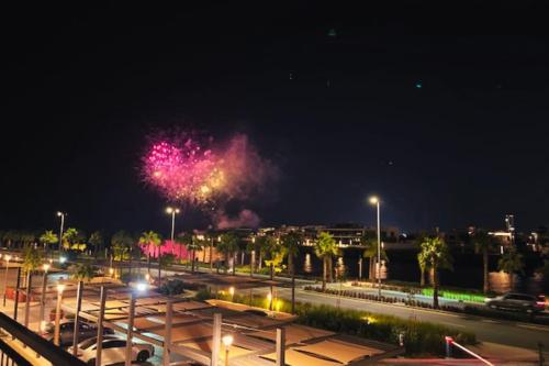 Full Seaview Comfortable Apt La Mer Dubai, Dubai (photo 2)