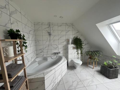 Hubane majaosa vaikses piirkonnas, Tallin (foto 8)