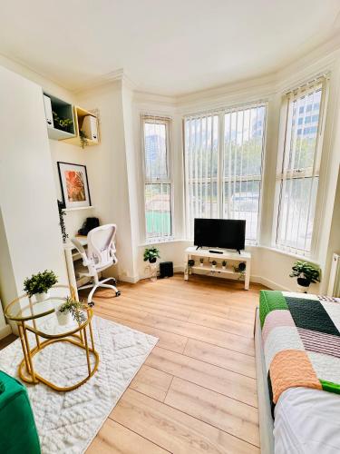 R1 - Stylish Private Room opposite Queen Elizabeth Hospital - Harborne Birmingham, Birmingham (fotografie 5)