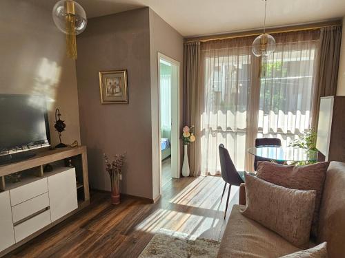 Bright Inn - Holiday & Business Apartment, София (фото 7)
