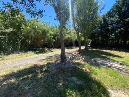 Aire d accueil pour camping cars dans un domaine agricole in Fabregues