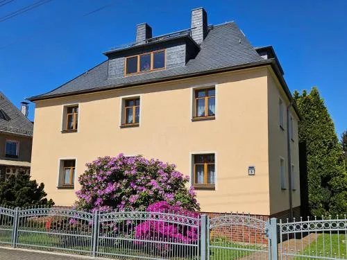 Haus Ingrid Ferienwohnung Vintage in Oberlungwitz, Deutschland