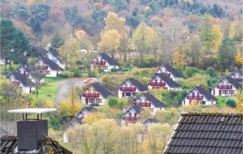 Three-Bedroom Holiday Home in Kirchheim - image 5